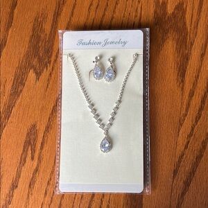 Elegant Silver Jewelry Set with Earrings and Necklace